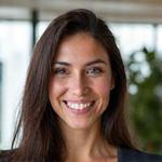 Esra Deniz'in profesyonel fotoğrafı